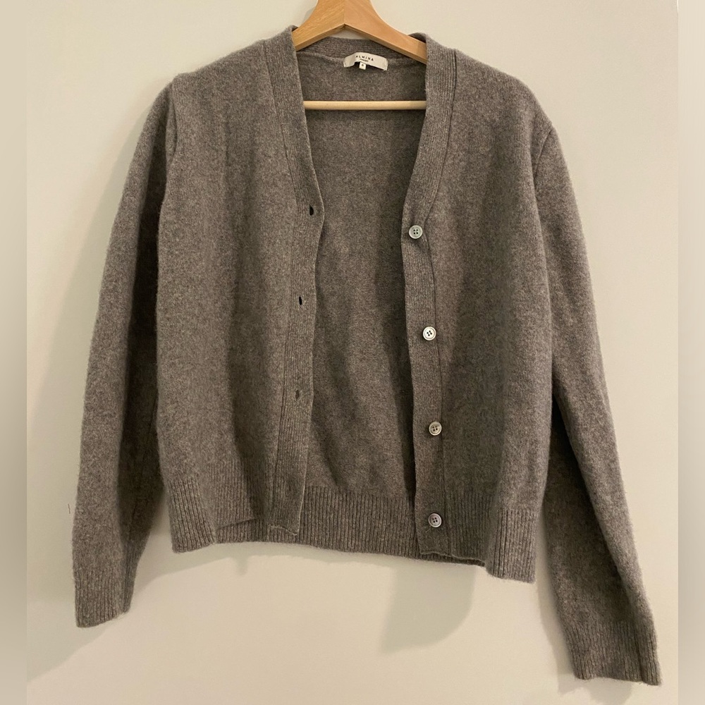 gray wool cardigan 🩶🤍